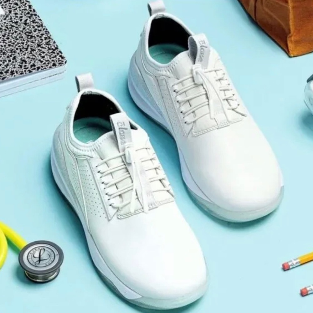 Clove Brilliant White Nursing Sneakers 7.5 BRAND NEW